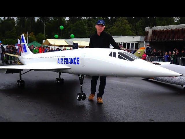 Incredible 33 Foot Length RC Airplane 4x Turbine with totaly 1200 Newton Thrust Concord