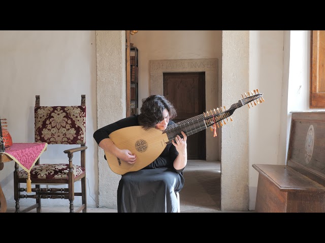 J. S. Bach - Lute Suite in E Major BWV 1006a - Evangelina Mascardi,  Baroque Lute