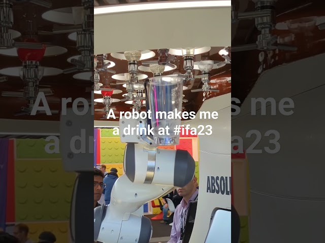 a robot makes me a gin and tonic at #ifa2023 it was quite slow and not great, so hope for humans!