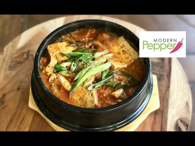 Kimchi Stew (Kimchi JjiGae: 김치찌개)) w/ Pork BulGoGi EASY Kimchi Stew Recipe [돼지불고기 김치찌개 레시피] [キムチチゲ]