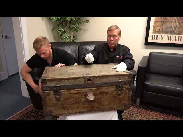 Unboxing WW1 Soldier's Trunk!