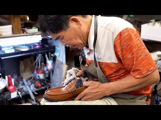 HANDMADE Penny Loafers Making Process. Korean shoemaker with 50 years of experience