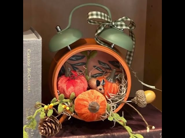 Thrifted Child’s Clock to Cute Fall Decor!