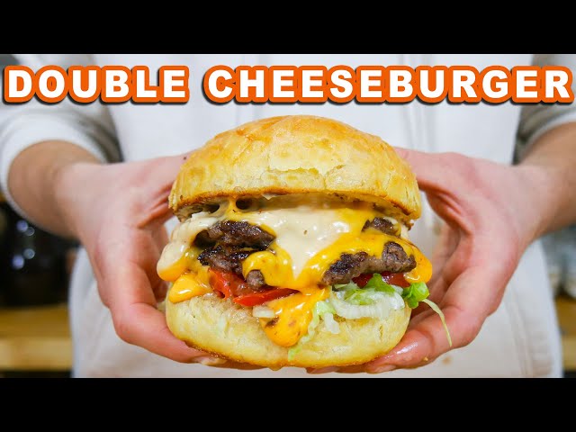 Double cheeseburger s domácou žemľou | Viktor Nagy | recepty