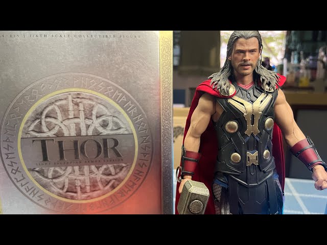 Hot Toys Thor: The Dark World – Thor (Light Asgardian Armor Version)