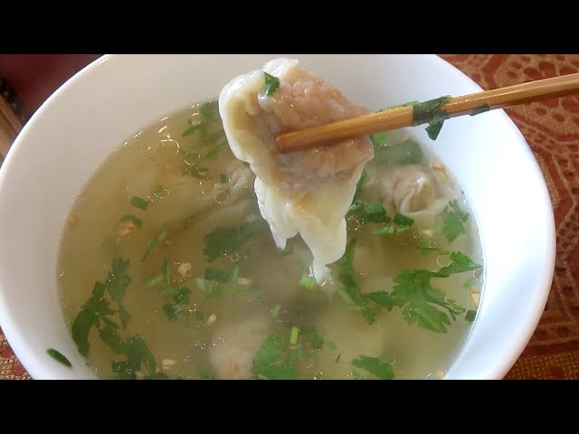 Wonton Soup Recipe 雲吞麺 - Morgane Recipes