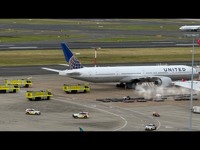BREAKING United 777-300ER EMERGENCY LANDING at Sydney Airport March 11, 2024