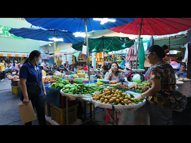 4K 🇹🇭 Walking around Local Fresh Market in Bangkok, Thailand, Close to the MRT Station