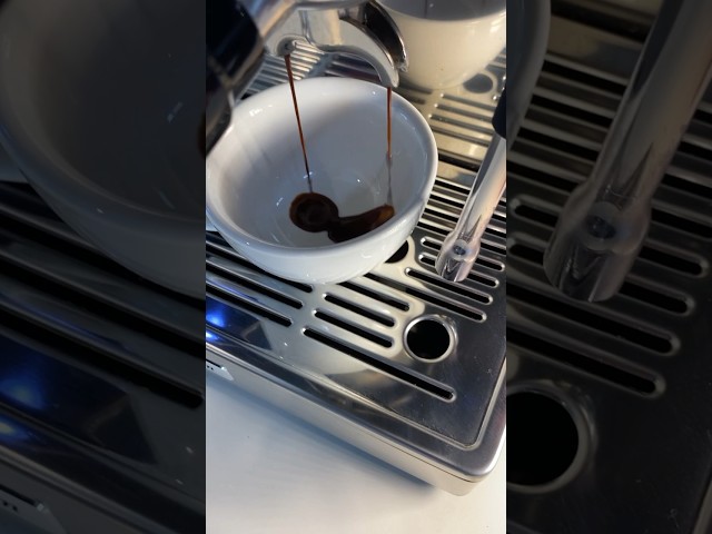 Making a coffee using our Champion Blend on the Sunbeam Origins espresso machine. #barista #coffee