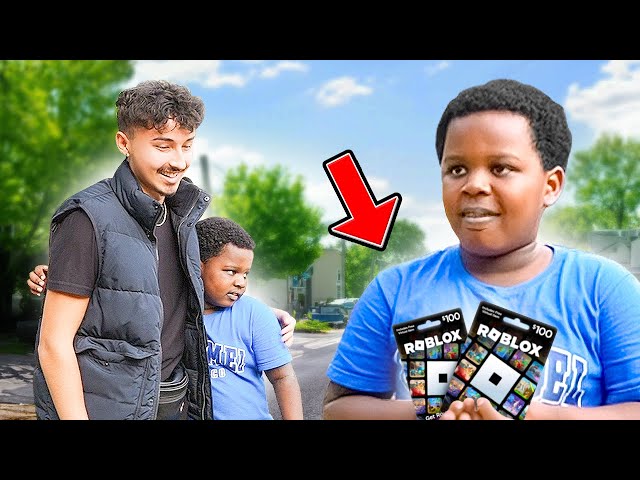I surprised a fan with $10,000 Robux IN REAL LIFE