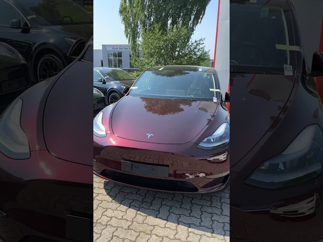 Tesla Model Y made in Germany in Midnight Cherry Red - Mega Farbe #shorts