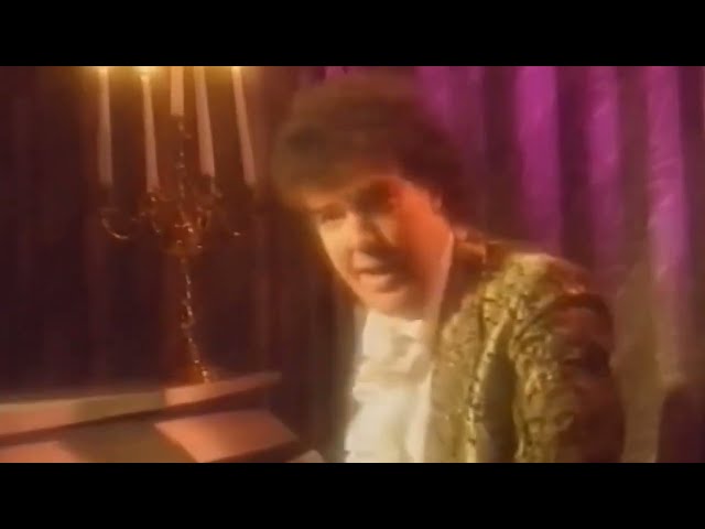 Jeremy Clarkson fails the piano