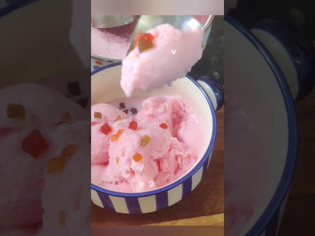 Homemade premix se banaye icecream.#easyrecipe #icecream #strawberry #summerspecial #sweet