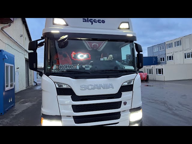 #Scania Dikkat genis Arac geliyor!!! 3 meter Container Aufgeladen
