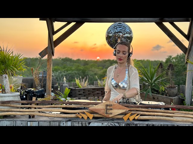 Linda Romanazzi | Deep Melodic Sunset Mix 2023 | By @EPHIMERATulum