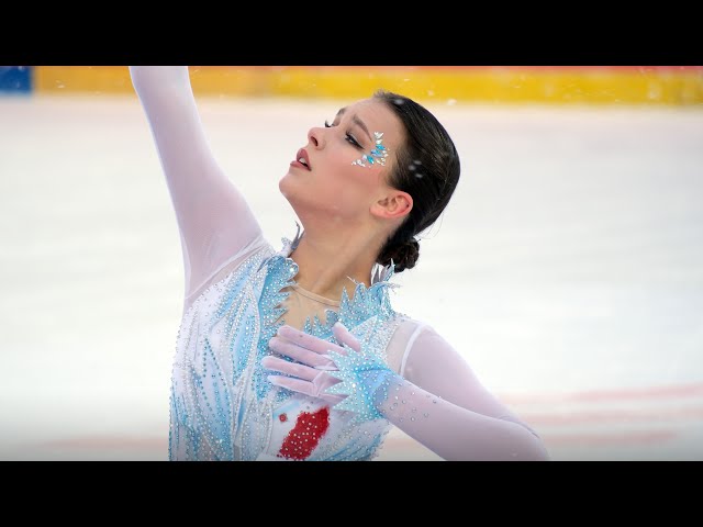 Anna SHCHERBAKOVA: "Frozen" at the opening of the skating rink in Moscow (fancam, 4K)