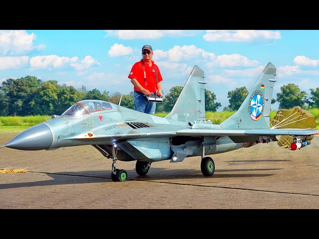 XXXL MIG-29 SCALE 1:6 RUSSIAN RC TURBINE JET WITH REAL FIRE AND SMOKE FLIGHT DEMONSTRATION