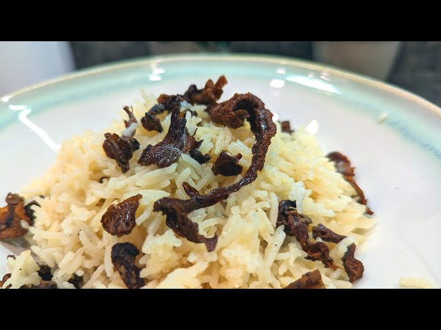 My addictive mushroom rice recipe made with dried Chantrelle mushrooms and basmati rice!