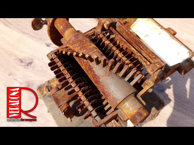 Rusted of antique tobacco grinder Restoration