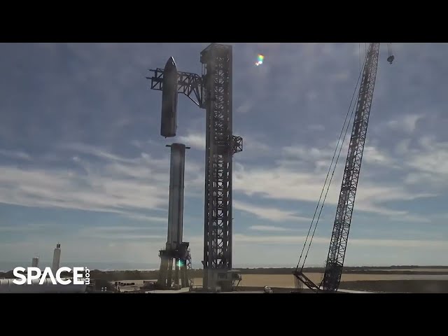 Watch SpaceX de-stack Starship using ‘chopsticks’
