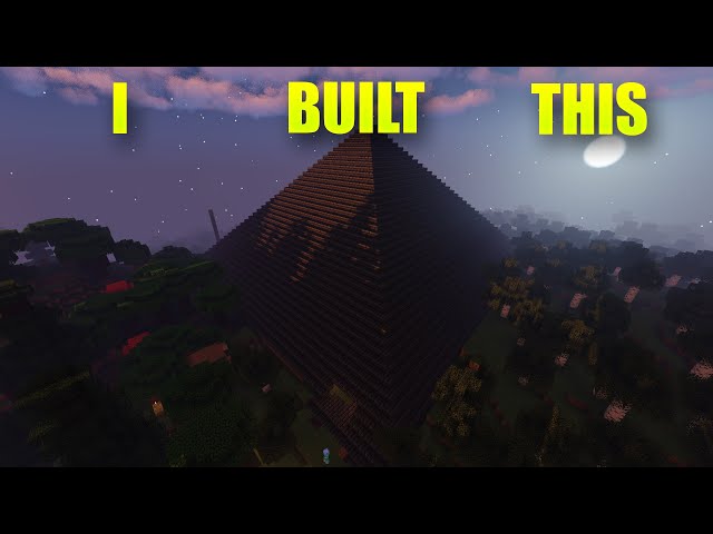 Building a gigantic pyramid on this minecraft server