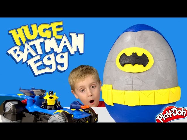 Little Flash's Batman Kinder Play-Doh Surprise Egg!