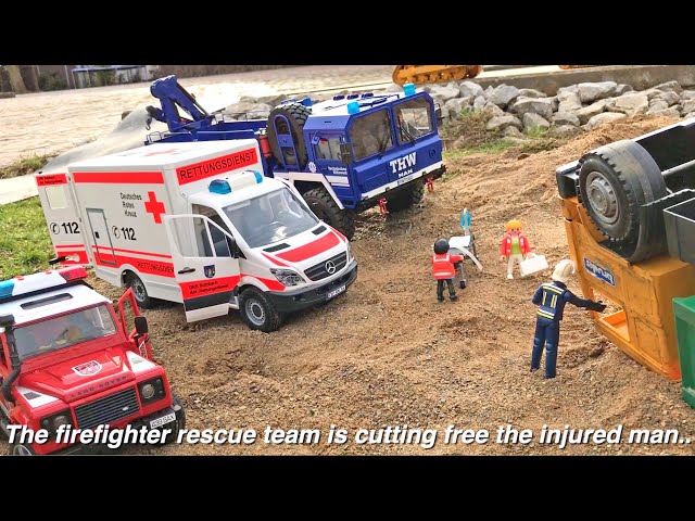 BRUDER Toy Trucks FAIL - CRASH Recovery - AMBULANCE Emergency Action - Toy World Play
