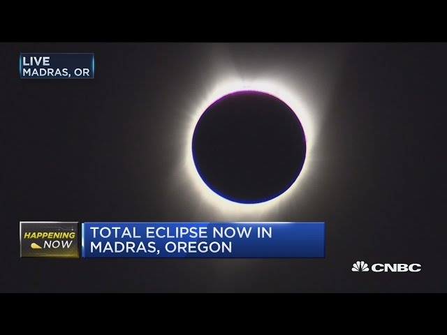 Solar eclipse reaches totality in Oregon in 2017