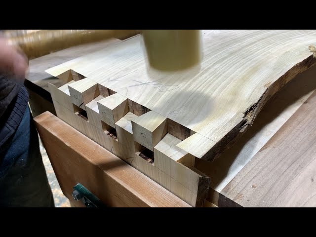 Live Edge Dovetail Joint Tea Table / Woodworking