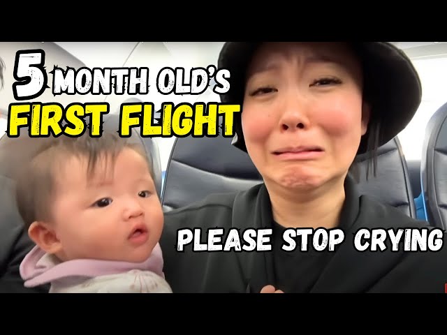 Former flight attendant takes her baby on a plane for the first time