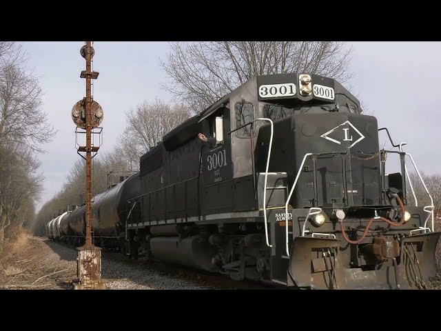 RJ Corman Railroad 3001 RSL Railroad Massillon and BNSF power grain at Warwick Republic Shortline
