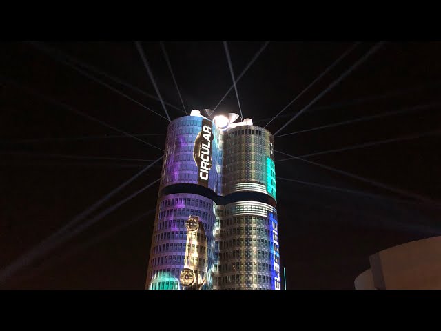 IAA Mobility 2021: Lichtinszenierung projiziert wegweisende Botschaften auf die BMW Zentrale