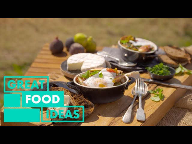 Fig Piperade With Garlic Rye Toasts & Poached Eggs | FOOD | Great Home Ideas