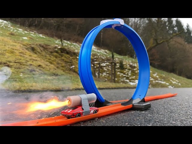 Rocket powered Hot Wheels vs LOOP !! Amazing Reaction