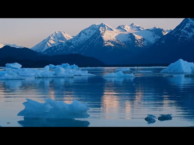 ICE in MOTION - One Minute of Serenity. (An Inspiring Alaska Nature Film)