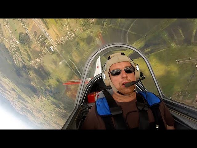 Zlin Z-526F aerobatics practice (Q)