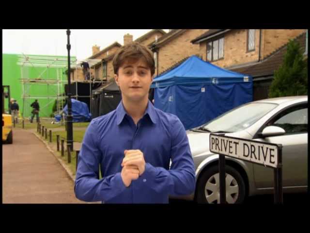 Creating the World of Harry Potter - Introduction by Daniel Radcliffe (HD)