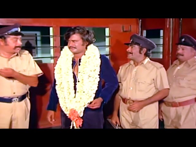 Rajinikanth Enters as a Inspector in the Village Scene | Tamil Movie Scenes | Cinema Junction |