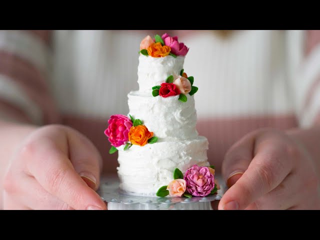 Mini Wedding cake in an EASY BAKE OVEN!