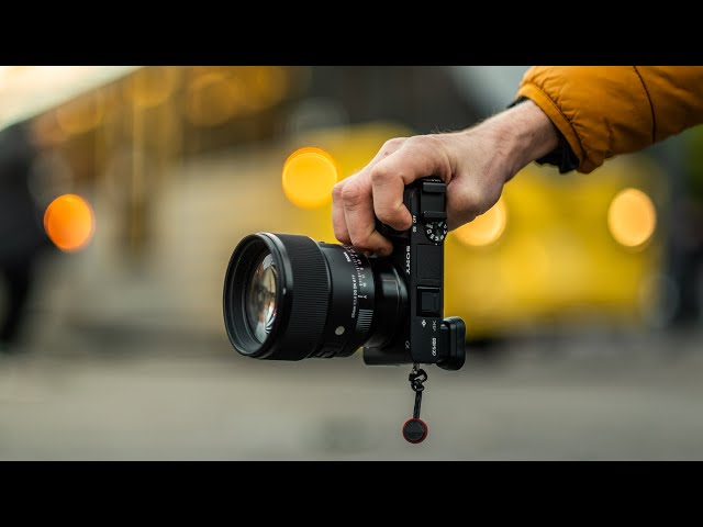 CITY STREET POV PHOTOGRAPHY - SONY A6400 (Sigma 85mm F1.4)
