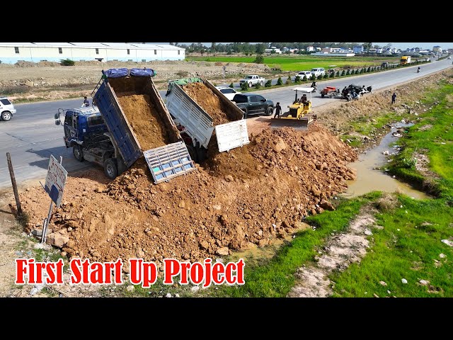 First Landfill Start Up Project Super KOMATSU D31p With Dump Trucks 5ton Team Process