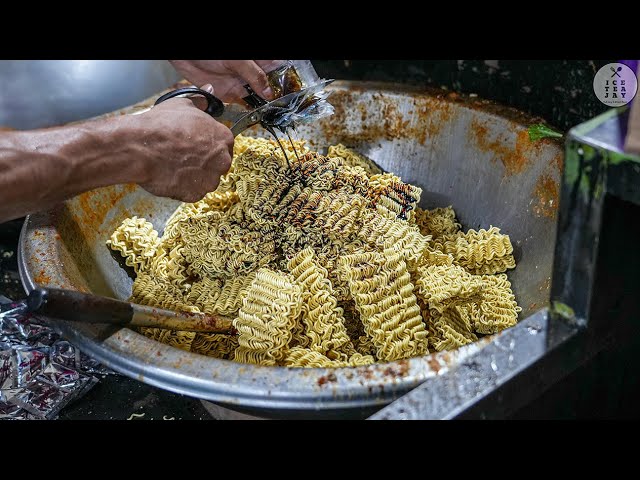 The Best Way To Cook Indomie Goreng | Warkop Agem Senyum Ketawa | Indonesian Street Food