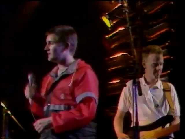 The Housemartins - Happy Hour - live