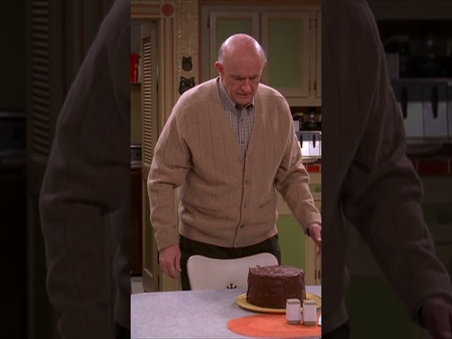 Frank Loves Cake | Everybody Loves Raymond