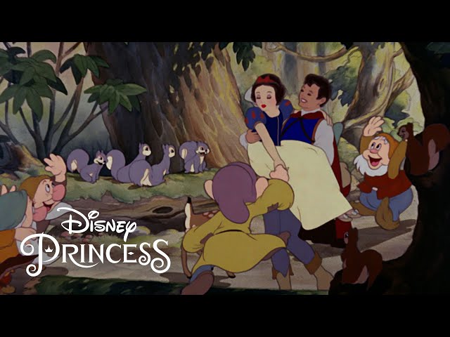 🍎 Snow White and the Seven Dwarfs - Movies in 60 Seconds | Disney Kids