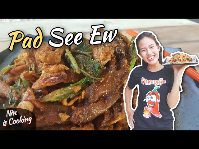 Pad see ew recipe (ผัดซีอิ๊ว) – Authentic Thai stir-fried noodles - Thai Recipes