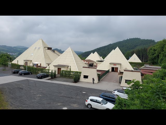 Sauerland--Pyramiden, Lennestadt