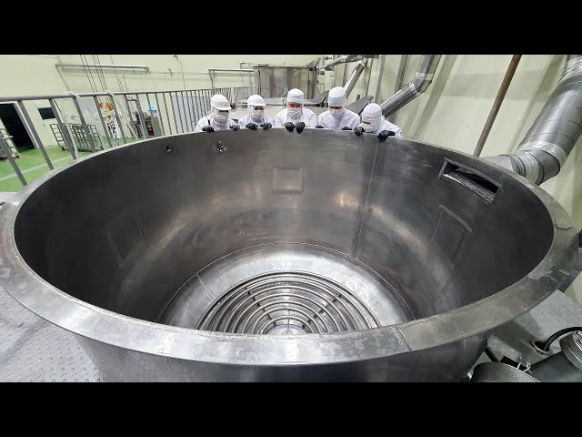 The world's largest pot! Amazing Korean Traditional Soup Factory / Food Factory