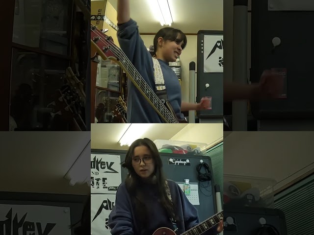 Going Crazy after playing guitar and bass 演奏後のクレイジーな反応・姉妹