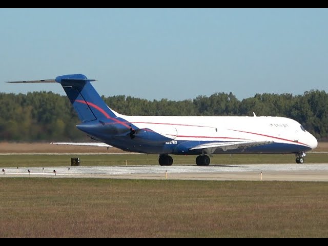 Loud USA Jet DC-9-30 take off, YIP